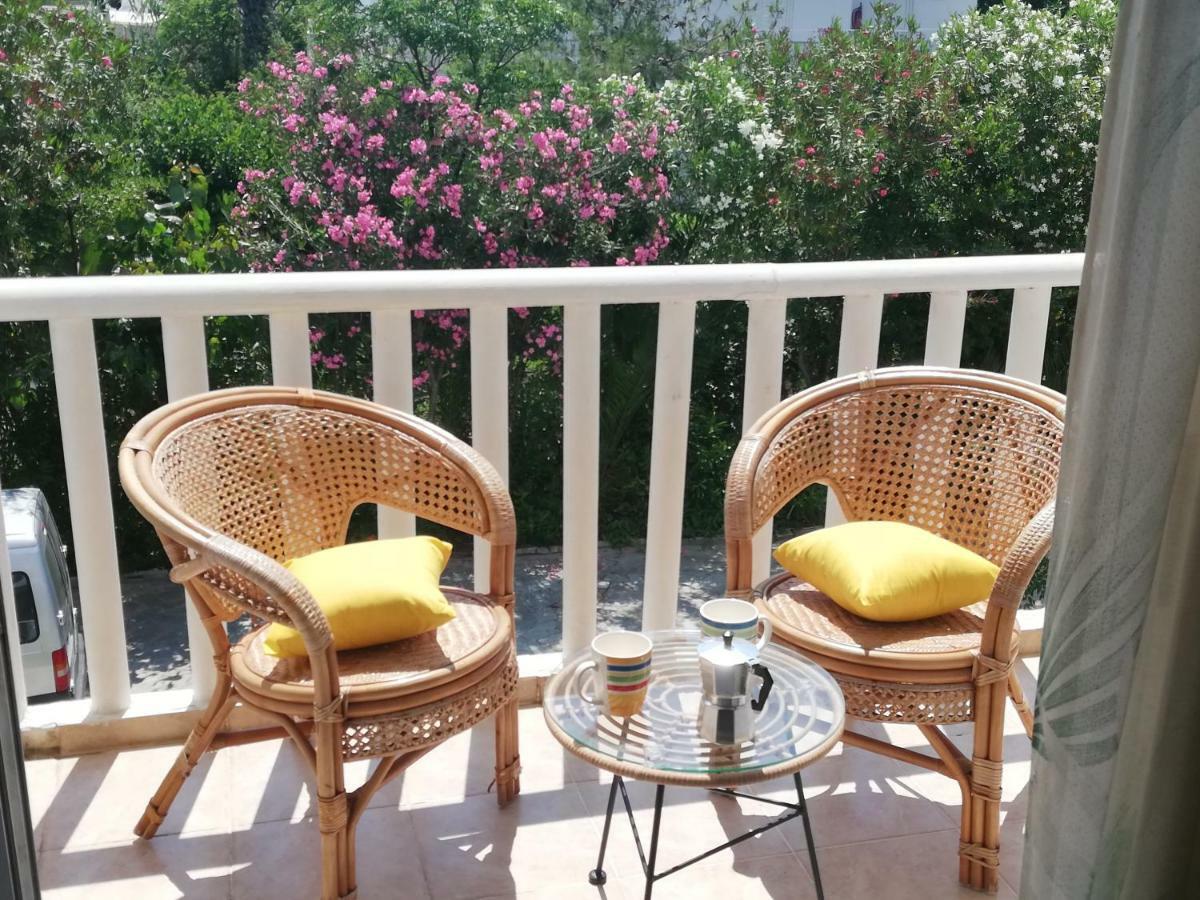 Villa Daizy Boutique Apartments Лаганас Экстерьер фото